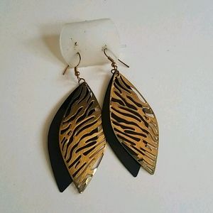 Leaf earrings